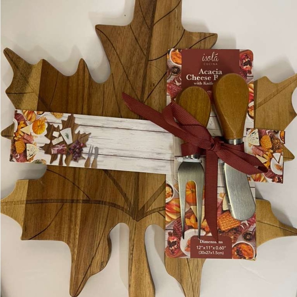 Isola Acacia Leaf Cheese Board with Knives